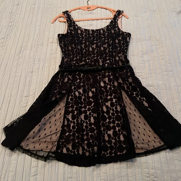 NWT Junior Disney Minnie Mouse Rock The Dots Black Lace Dress Size Small - Picture 3 of 10